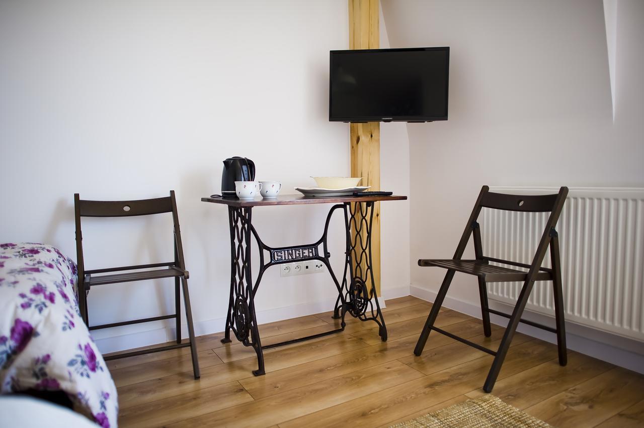 Miodowy Zakatek Caloroczne Domki I Pokoje Przy Suntago, Deepspot, Pyszne Sniadania, Grill, Ognisko Mszczonów Extérieur photo